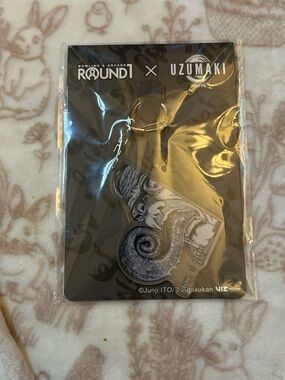 Round1 x Uzumaki Collaboration Keychain - Black & Gray
